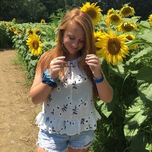 Meet your Posher, Elise